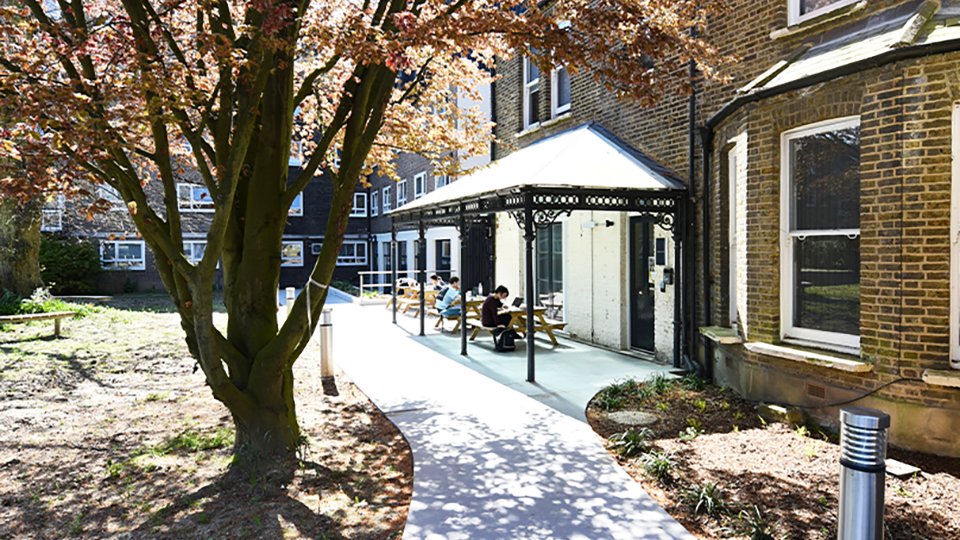 Raymont Hall grounds